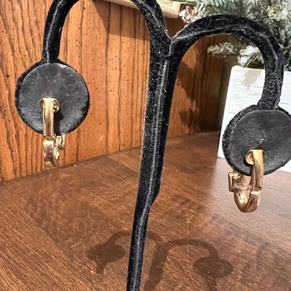 BEAUTIFUL VINTAGE GIVENCHY GOLD RHINESTONES CLIP EARRINGS. - Picture 2 of 6